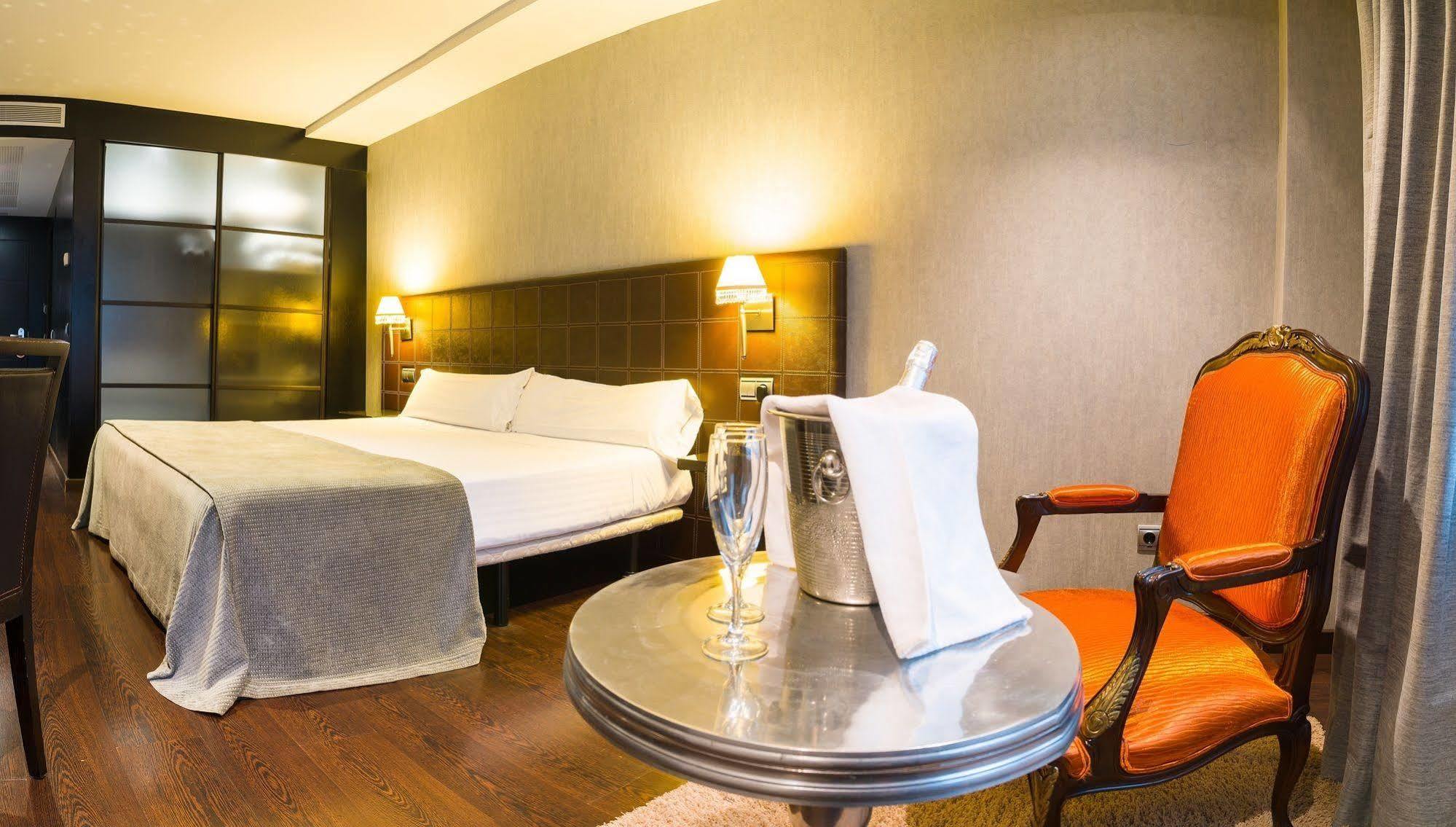 אוביידו Iberik Santo Domingo Plaza Hotel מראה חיצוני תמונה